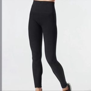 Blanqi Hipster Black Contour Leggings